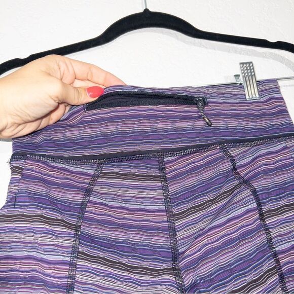 Lululemon Violet Stripes Pace Rival Cropped Leggings Size 4 - Picture 5 of 7